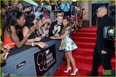 女明星红毯爆料图片视频,女明星惊艳亮相，揭秘幕后花絮与时尚对决